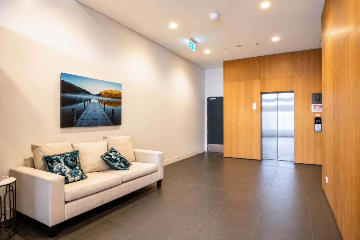 Double grammar school zone ( Mt Albert Grammar and Epsom Girls Grammar), 57m2 Freehold 2 beds 1 bath apartment, 512/428 Dominion Road, Mount Eden, Auckland