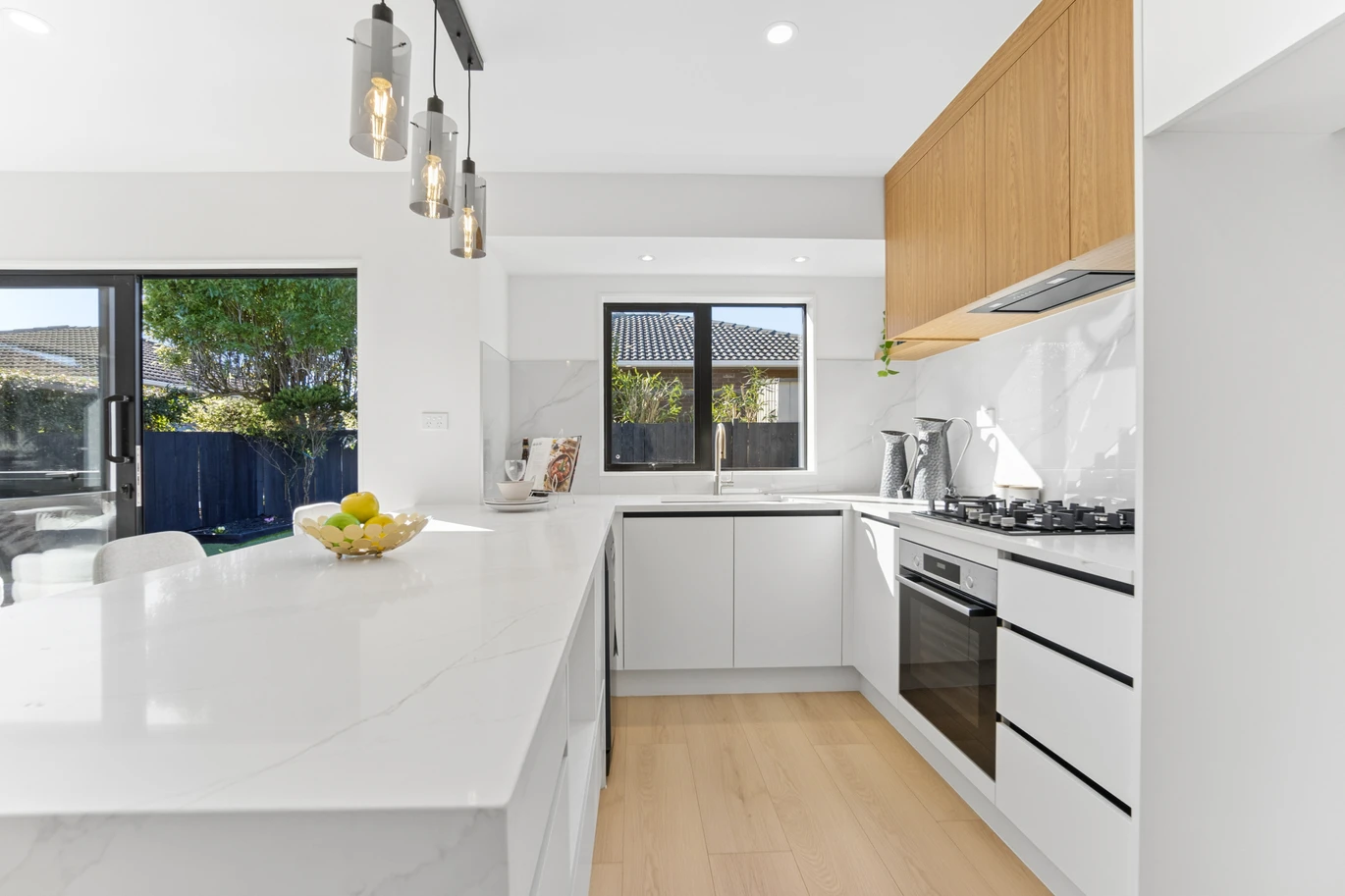 Standalone Brick and tile 2 beds 1 bath home with garage, 3/43 Alverston Street Waterview, Auckland