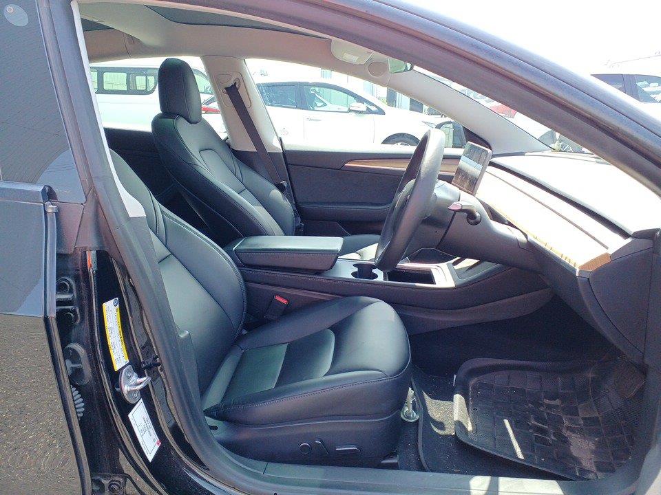 2022 Tesla Model 3 Standard Range Plus Sedan Automatic, 5 seats, Black, Electric, 23,600 km