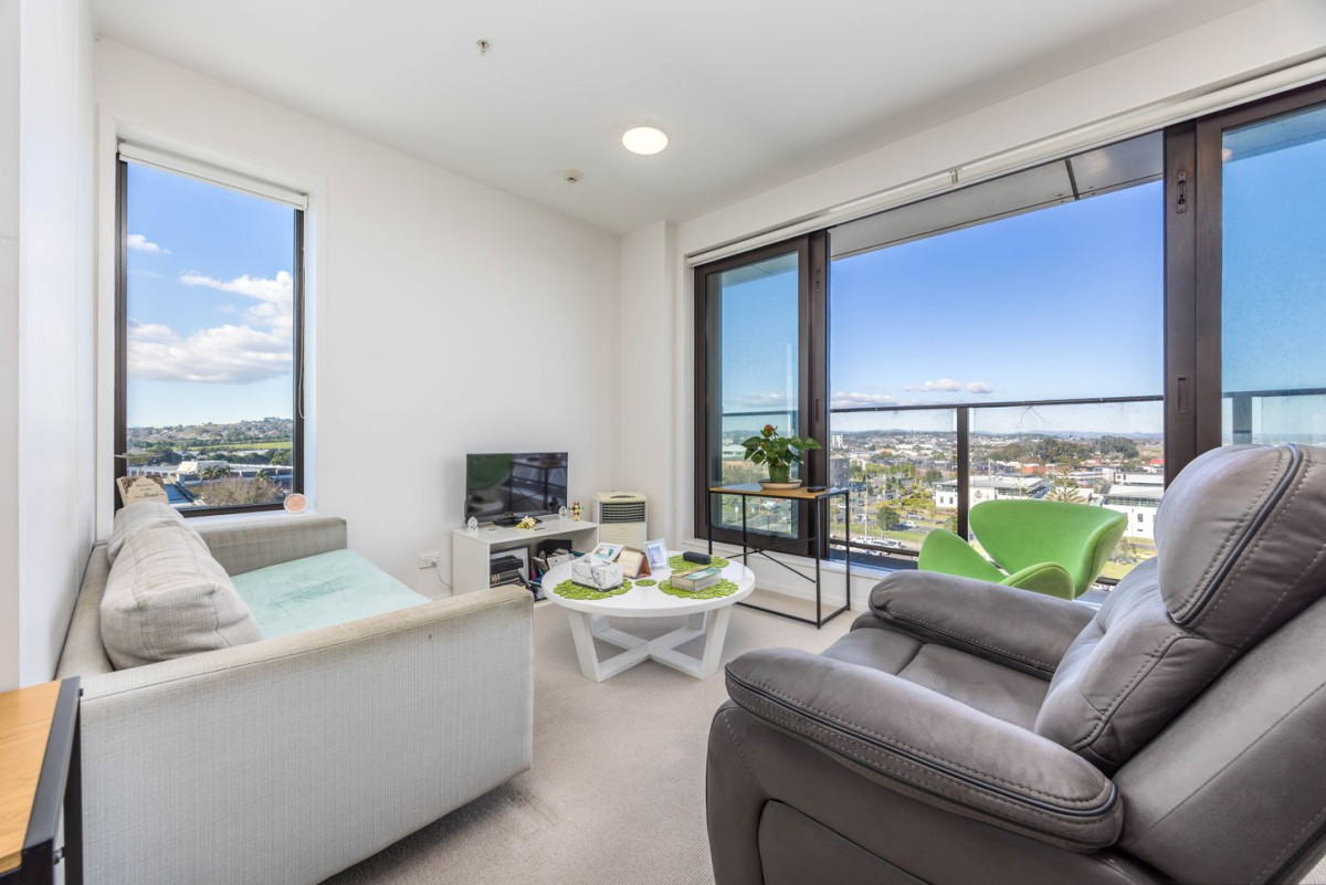 46m2 Freehold 2 beds 1 bath apartment, move-in ready, Directly opposite Manukau Train Station, Just a short walk to Westfield Manukau, 813/17 Putney Way, Manukau, Auckland