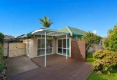 For rent, 3 beds 2 baths house with double garage, Available from 9th July, 2/6 Keenagh Rise, Dannemora, Auckland