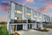 For rent, Pets by consent, No smokers, 4 beds 4 baths townhouse with garage, Available from 8th July, 1/18 Hutchinsons Road, Bucklands Beach, Auckland