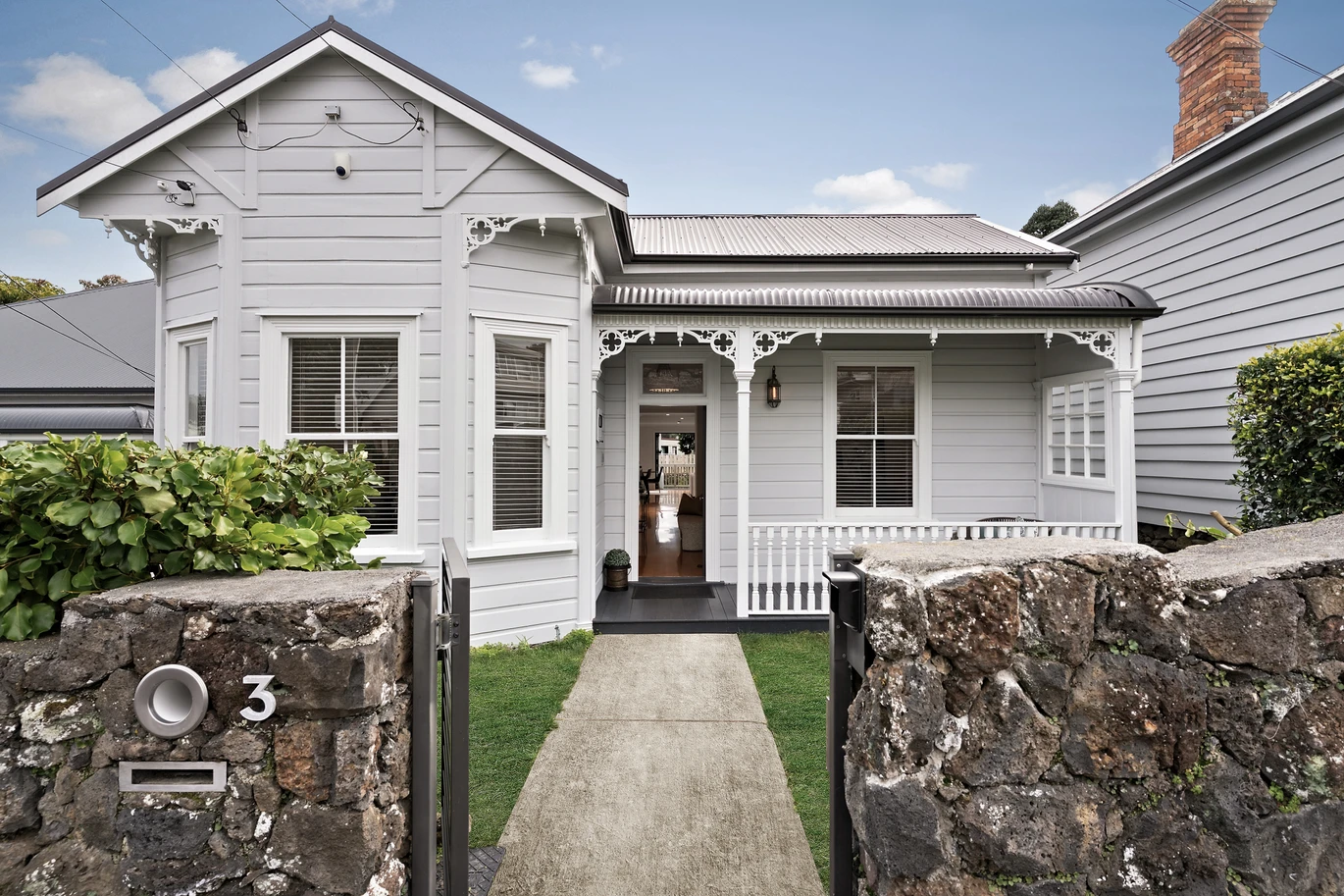 Double Grammar school zone (AGS/MAGS), 4 beds (1 ensuite) 2.5 baths house, character, comfort and convenience. 3 Leamington Road Mount Eden, Auckland