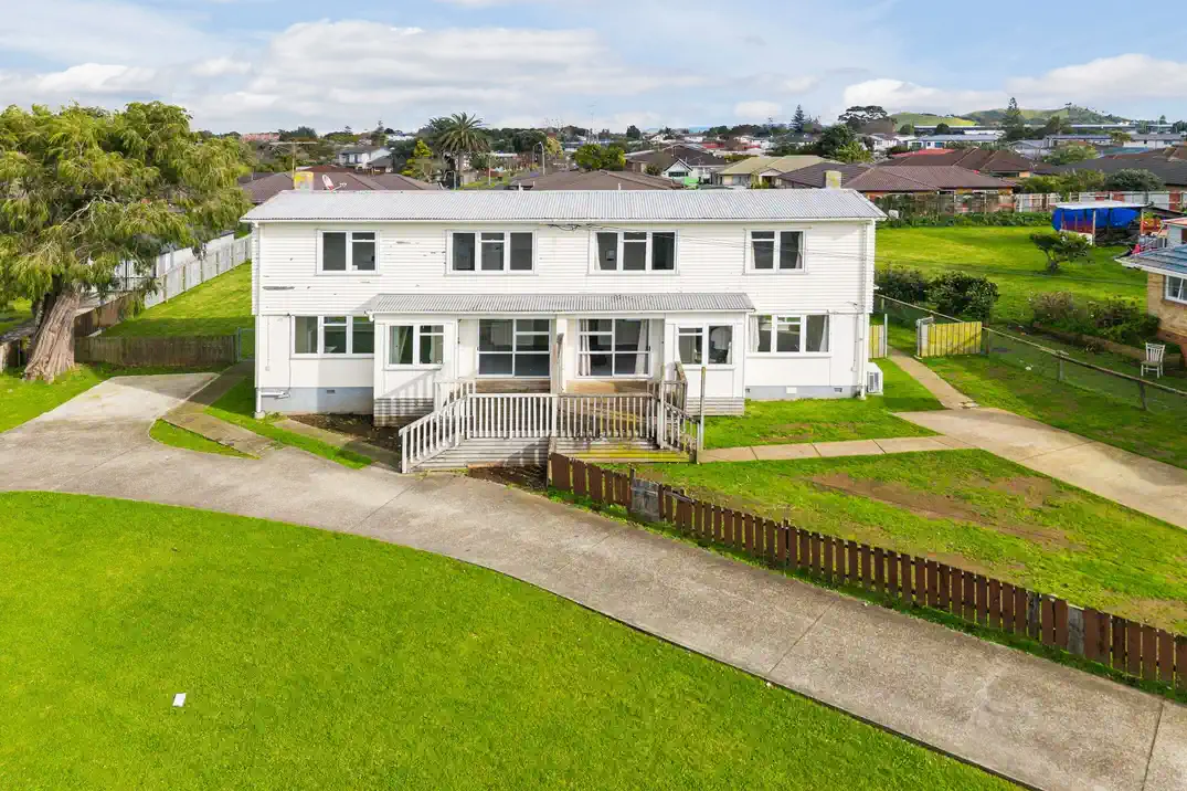 1621m2 section, One title. Two homes (2 x 3 beds 1 bath home), 33 Forbes Road, Favona, Auckland