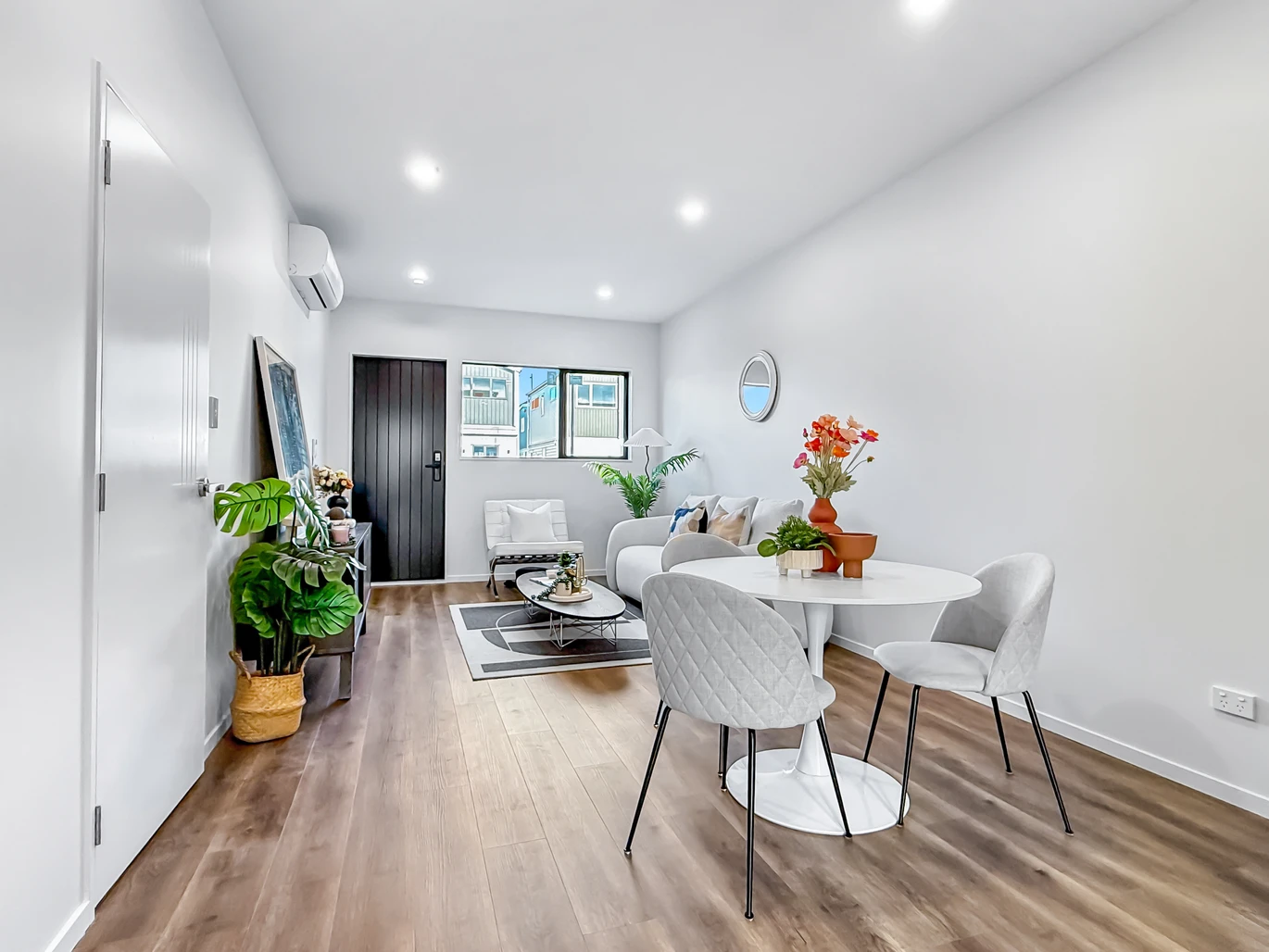 Brandnew, 139.7m2; Floor, 3 beds, 2.5 bathrooms, a dedicated study room, an internal garage, & additional off-street parking. 5 Longview Oak Lane Papakura, Auckland