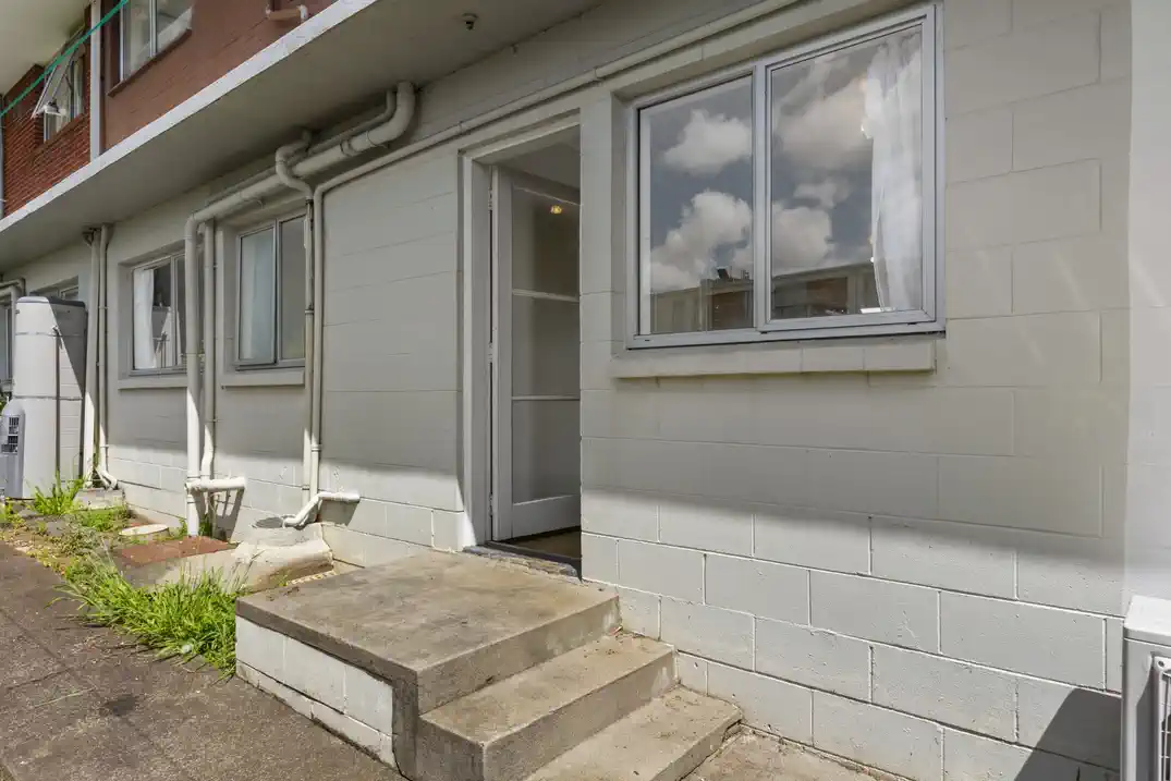 For rent, 2 beds 1 bath ground floor unit with carport, Available Now. 3/67a Princes Street, Otahuhu, Auckland