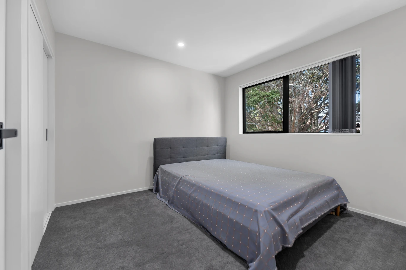 Nearly New, Next to the Reserve-Mission Heights! Owners relocating, 4 beds 2.5 baths house with garage, 13 Pumau Place Flat Bush, Auckland