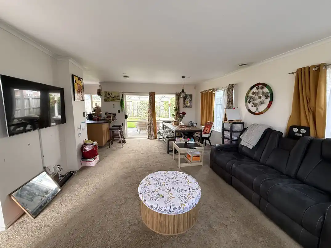 For rent, Pet-Friendly,  1 x pet allowed (subject to owner approval), 3 beds 1 bath house with garage, Available from 10th August, 11 Charta Place, Sunnyvale, Auckland