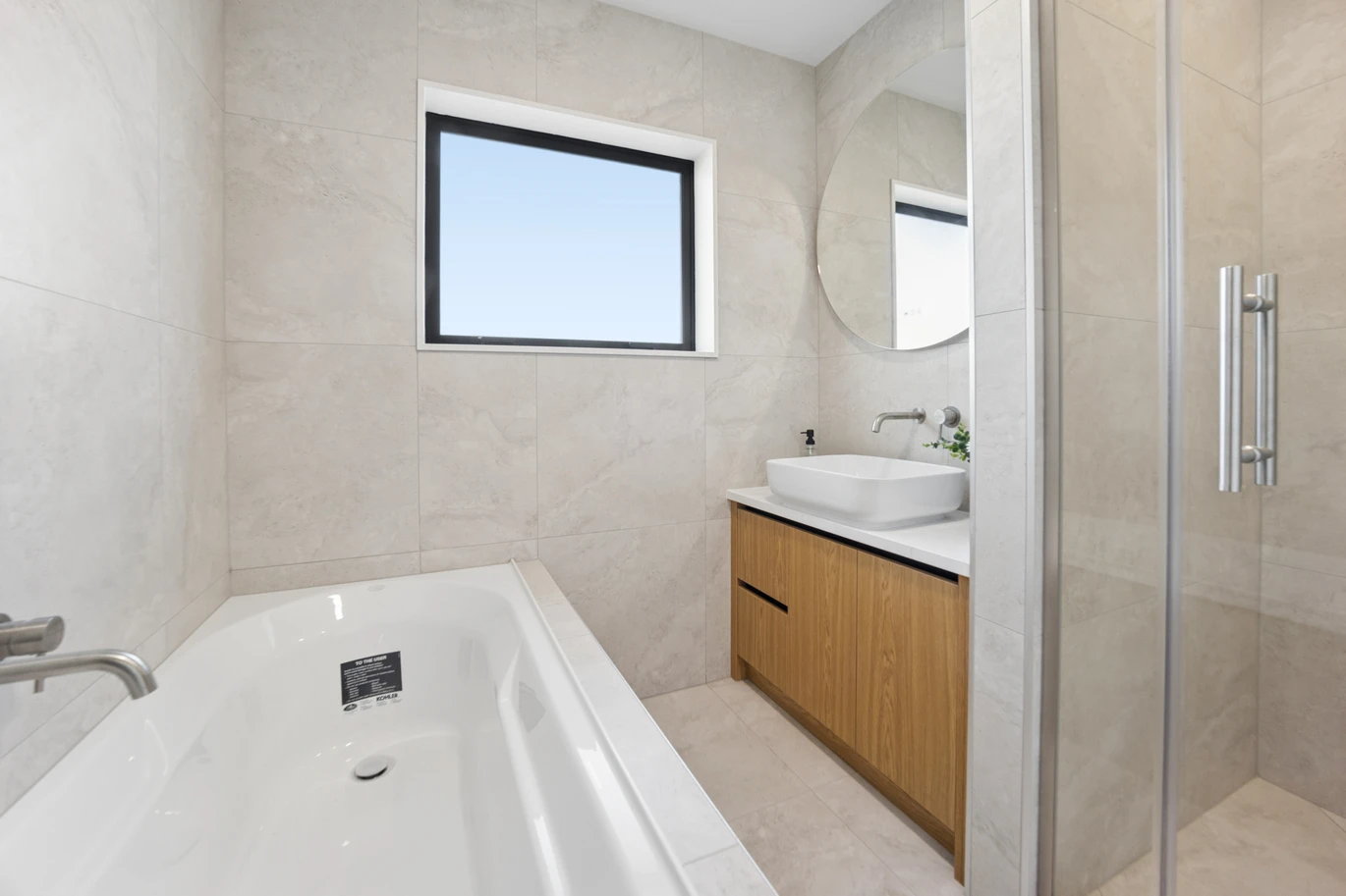 Standalone Brick and tile 2 beds 1 bath home with garage, 3/43 Alverston Street Waterview, Auckland