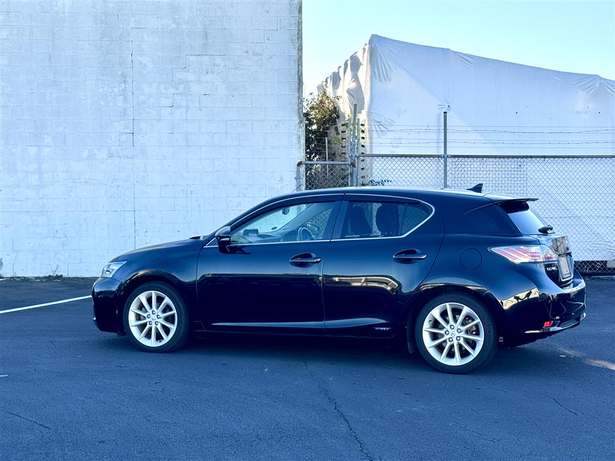 2013 Lexus CT 200h Hybrid Ver L Full Leather Seats Hatchback Automatic,5 seats, Black, 1,800 cc, 149,100 km