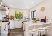 120m2 Brick and tile 3 beds 1 bath house with garage, 2/16 Ultima Place, Clover Park, Auckland