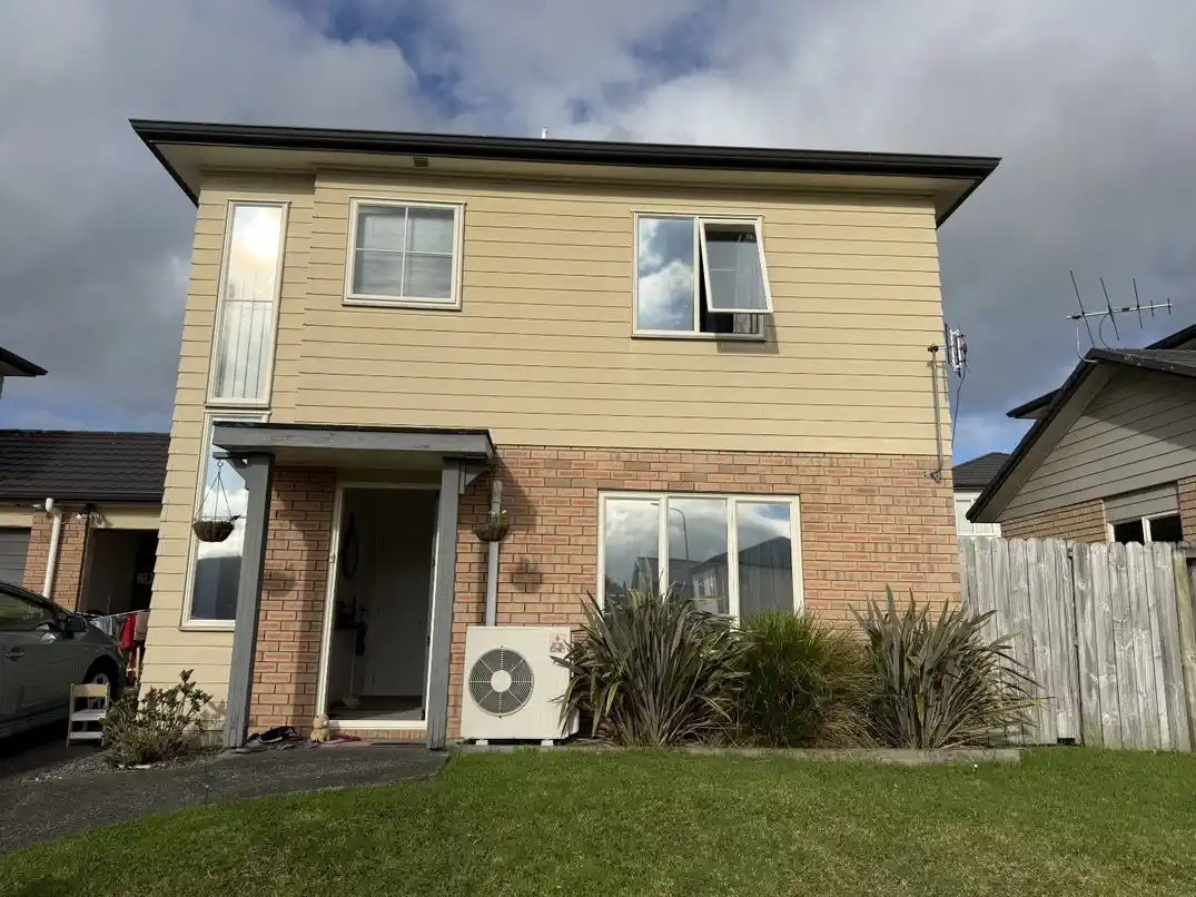 For rent, Pet-Friendly,  1 x pet allowed (subject to owner approval), 3 beds 1 bath house with garage, Available from 10th August, 11 Charta Place, Sunnyvale, Auckland