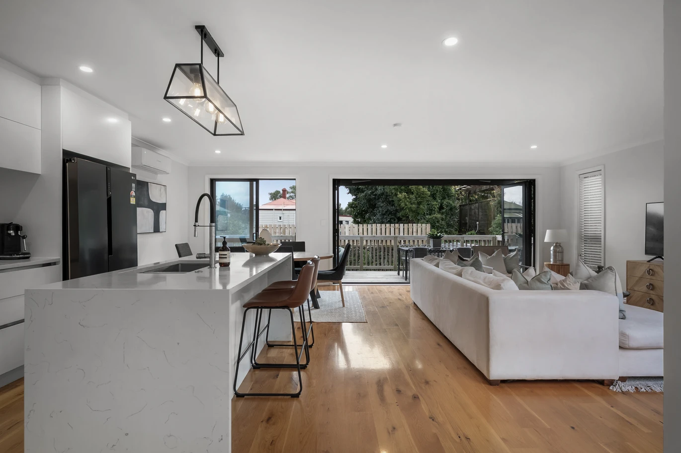 Double Grammar school zone (AGS/MAGS), 4 beds (1 ensuite) 2.5 baths house, character, comfort and convenience. 3 Leamington Road Mount Eden, Auckland