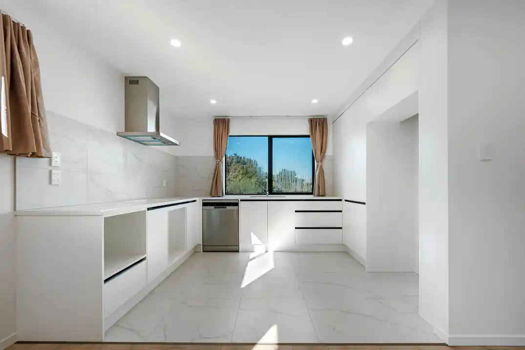 For rent, No pets, no smokers., 5 beds 3 baths house with garage, Available from 27th July, 1C Flamingo Court, Goodwood Heights, Auckland