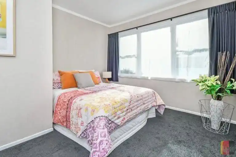 For rent, 3 beds 1 bath house with carport, Available from 16th August, 431A Great South Road, Opaheke, Auckland