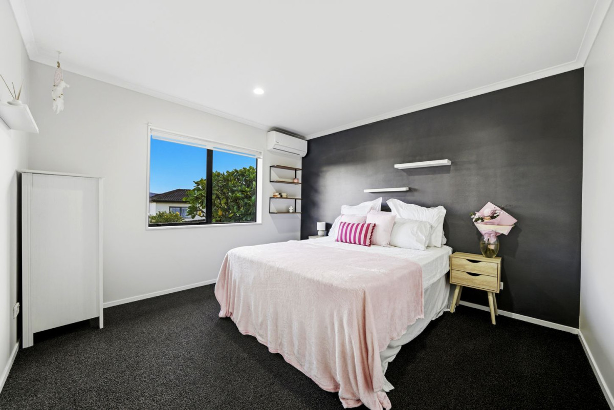 600m2 section, 228m2 Standalone 4 beds 2 baths house with double garage, 22 Tirohunga Drive, Henderson, Auckland