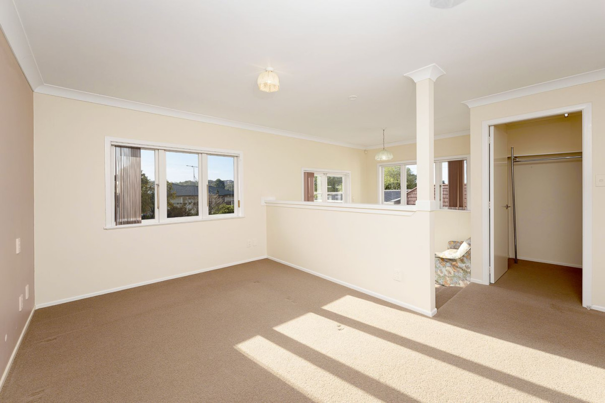 828m2 section, Brick and tile 3 beds 2 baths house with double garage, 27 Metcalfe Road, Ranui, Auckland