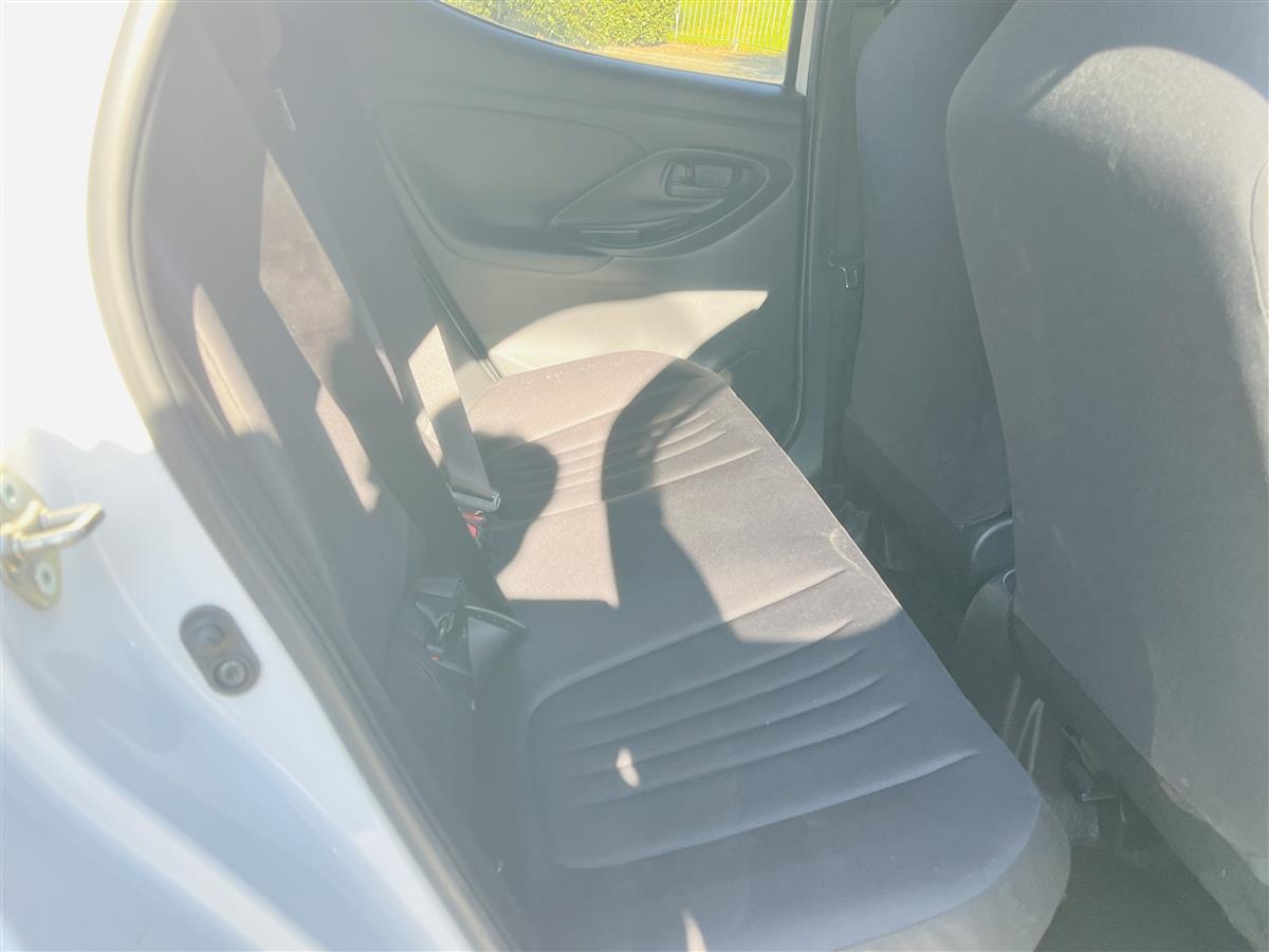 2021 Toyota Yaris HYBRID CRUISE CONTROL SMART KEY Hatchback Automatic, 5 seats, Hybrid, Petrol, 1,500 cc, 32,708 km