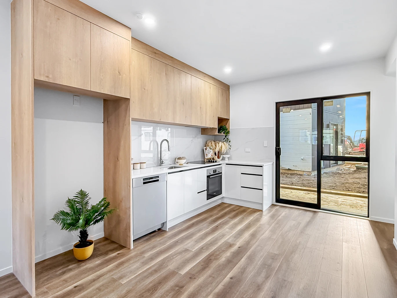 Brandnew, 139.7m2; Floor, 3 beds, 2.5 bathrooms, a dedicated study room, an internal garage, & additional off-street parking. 9 Longview Oak Lane Papakura, Auckland