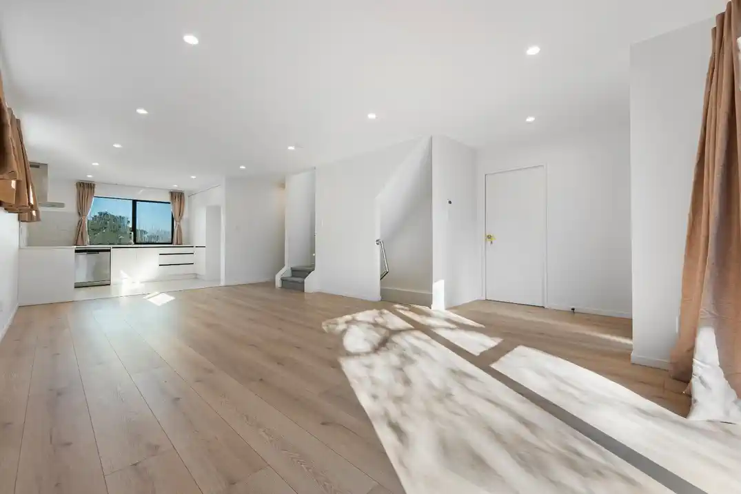For rent, No pets, no smokers., 5 beds 3 baths house with garage, Available from 27th July, 1C Flamingo Court, Goodwood Heights, Auckland