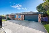 444m2 section, 150m2 Brick and tile 3 beds 2 baths house with double garage, 32 Munroe Road, Ranui, Auckland