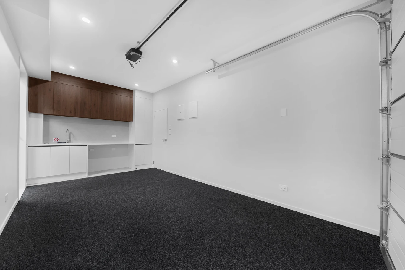2 kitchens, 6 beds (2 ensuites) 4.5 baths house with garage and 1 bed granny, 65 Rashni Road Flat Bush, Auckland