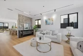 2 kitchens, 6 beds (4 ensuites) 5.5 baths house with double garage and 2 beds granny, 39 Park Green Avenue, Karaka, Auckland