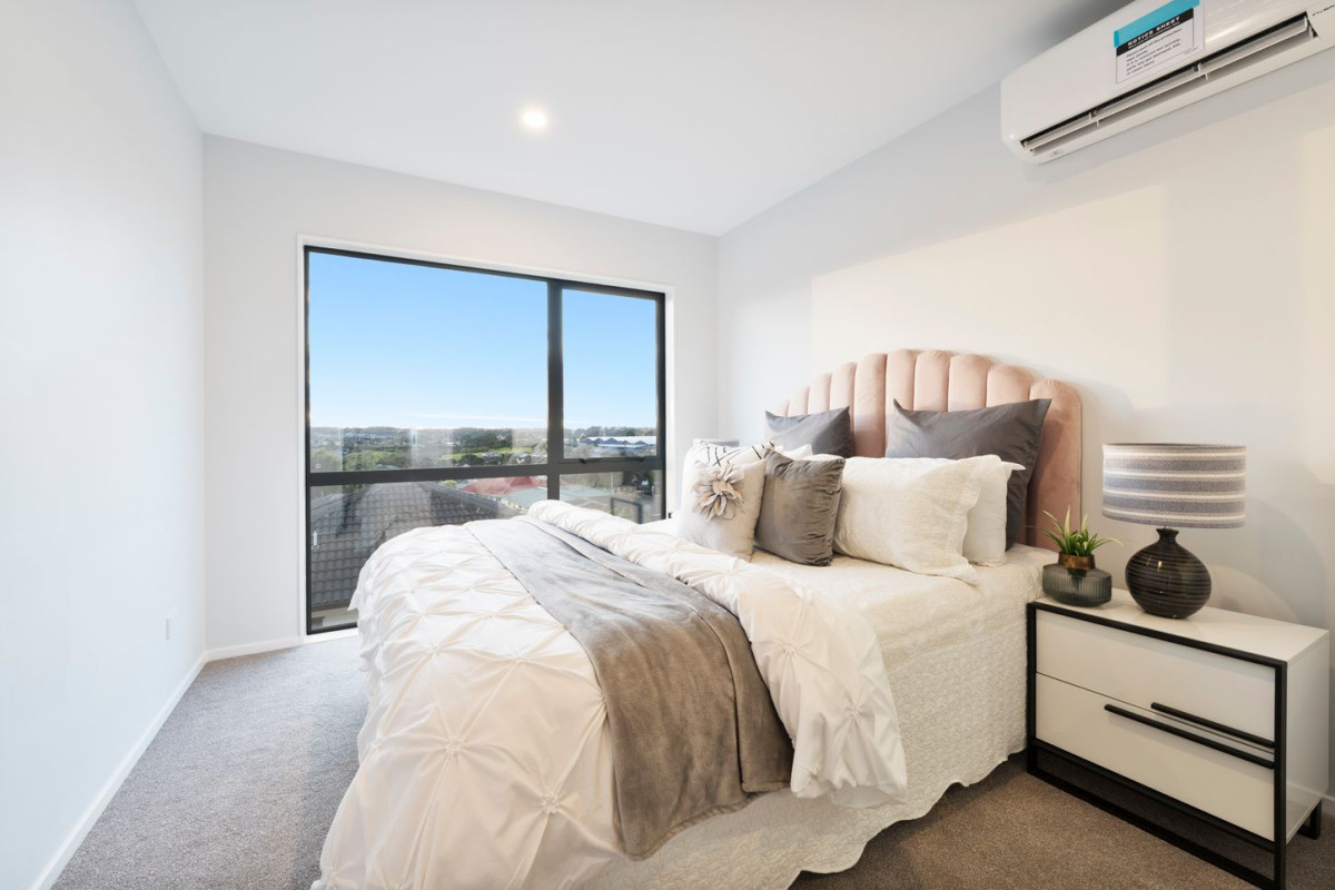 Brandnew 3 beds (2 ensuites) + study room (single bed) 3.5 baths home with garage, 1 ensuite ground floor, move-in ready, 14C Geordie Street, Henderson, Auckland