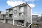 Motivated seller, Double Grammar school zone, Enquiries Over $785,000, 125m2 3 beds 1.5 baths home with double garage, zoned for Auckland Grammar and Auckland Girls Grammar school, 78/32 Edwin Street Mount Eden, Auckland