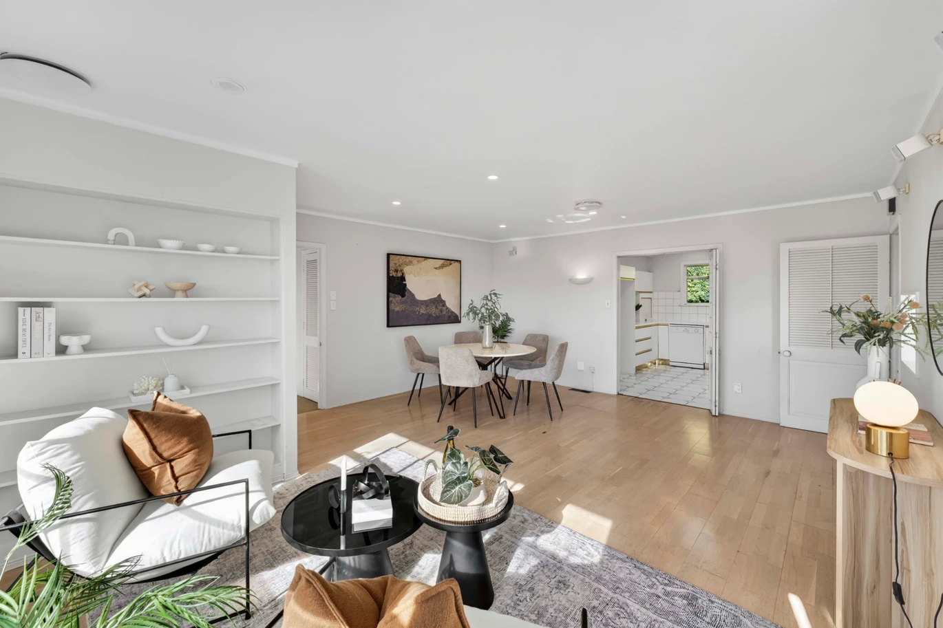 981m2 section, 404m2 character 5 beds 3 baths grand residence with triple garage, swimming pool, Beautifully landscaped gardens, 9 Worcester Road Meadowbank, Auckland