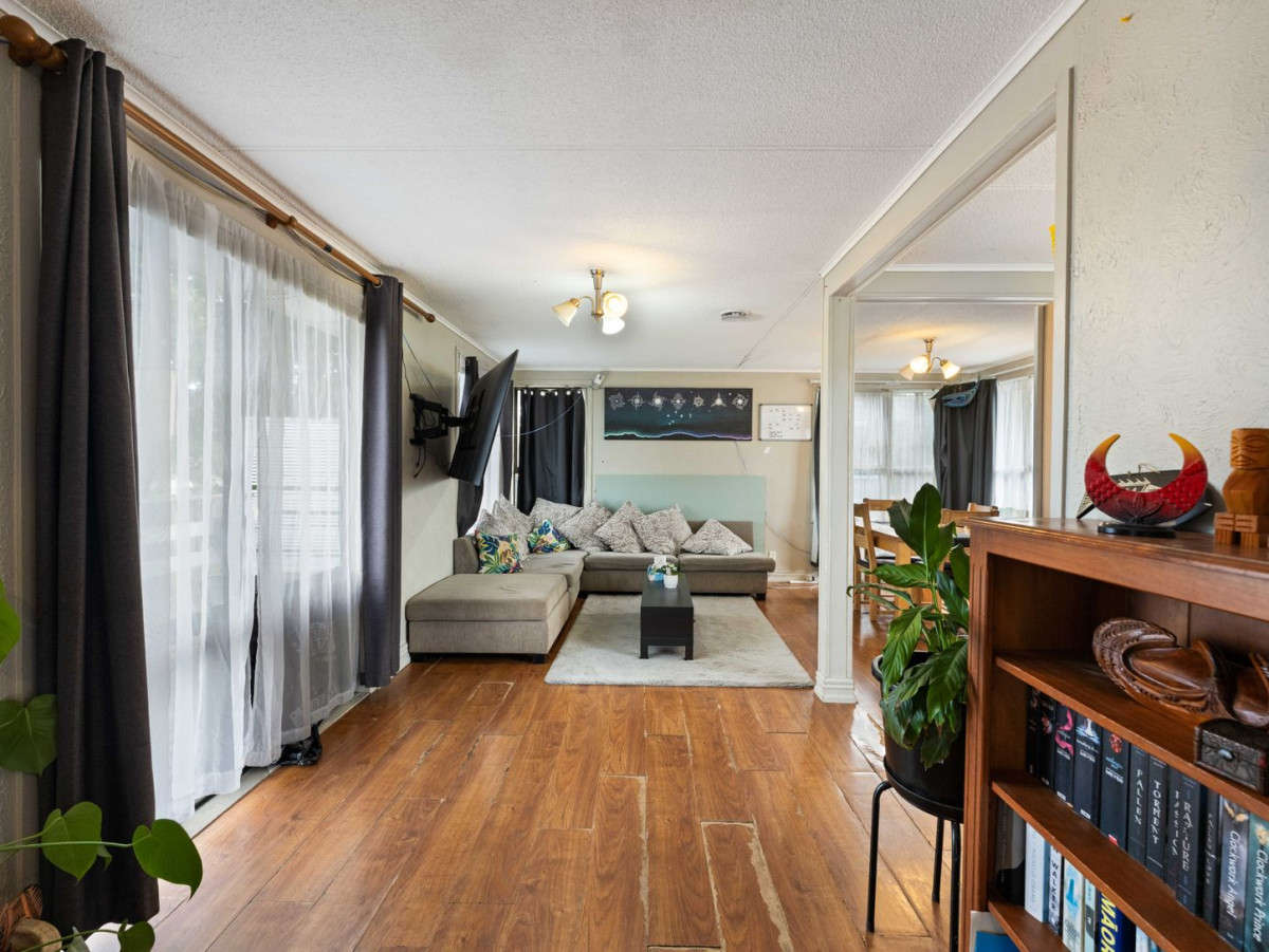 847m2 section, 3 beds 1 bath house with standalone garage, the owners have simply outgrown the home with a large and growing family, 39 Blake Road, Mangere East, Auckland