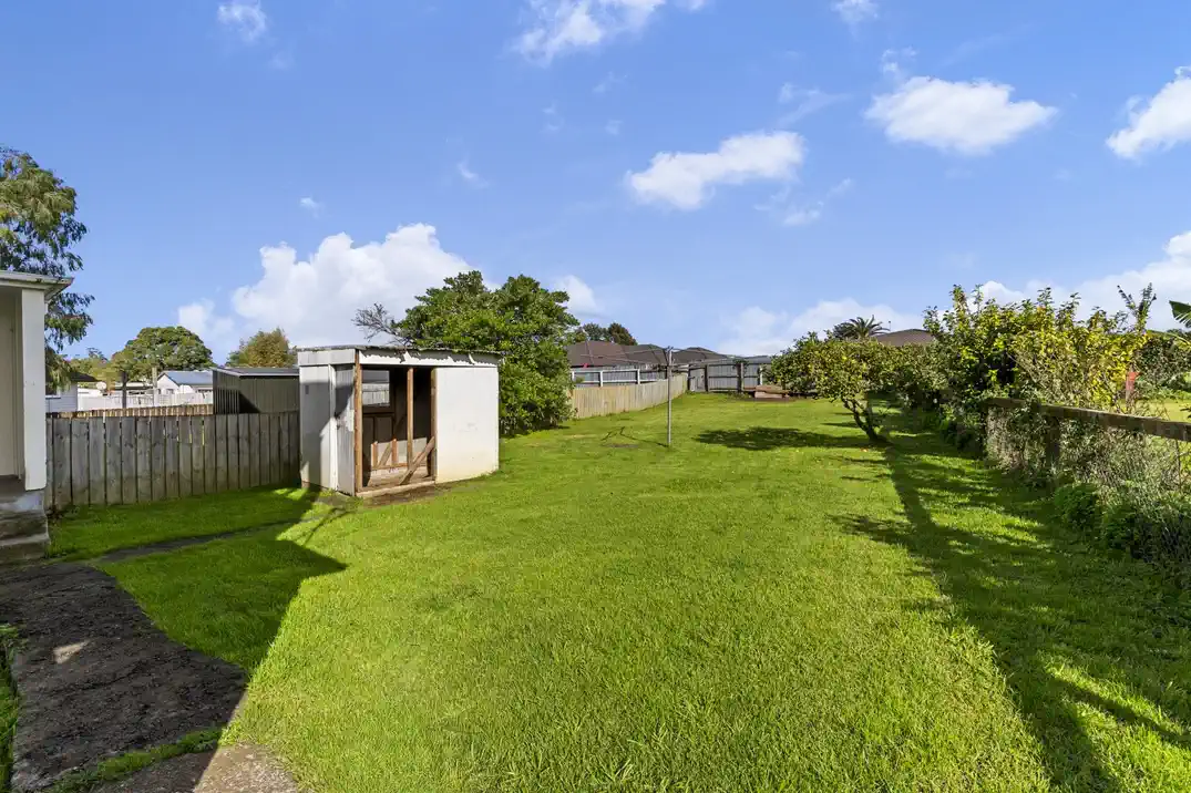 1621m2 section, One title. Two homes (2 x 3 beds 1 bath home), 33 Forbes Road, Favona, Auckland