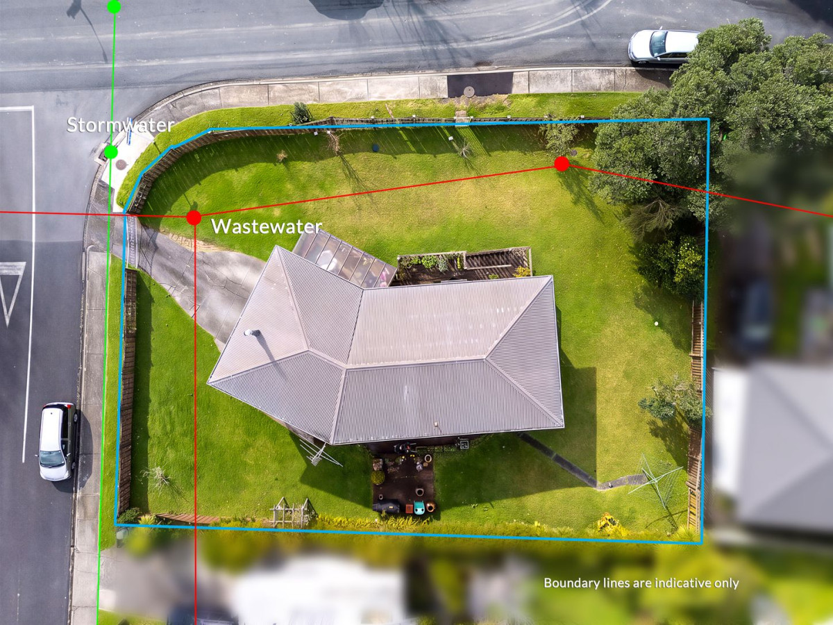 731m2 section, 3 beds 1 bath house with double garage, 5 Edgewood Way, Henderson, Auckland