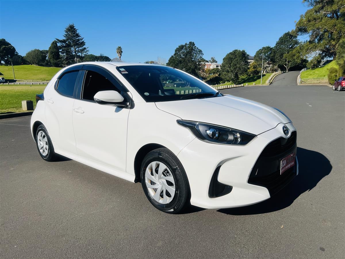 2021 Toyota Yaris HYBRID CRUISE CONTROL SMART KEY Hatchback Automatic, 5 seats, Hybrid, Petrol, 1,500 cc, 32,708 km