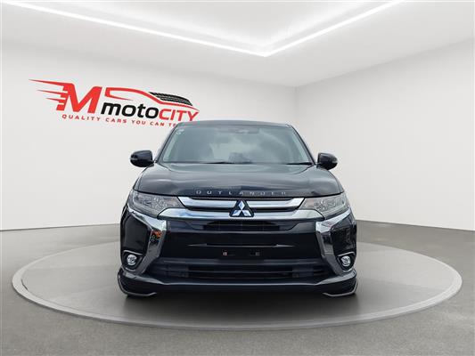 2017 Mitsubishi Outlander 7 Seats, 2.4 G Navi Package RV/SUV Automatic, 2,400 cc, 67,213 km