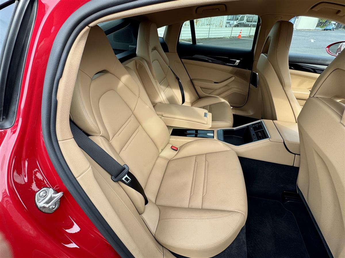 2019 Porsche Panamera V6T Facelift Sedan Automatic, 4 seats, Petrol, 3,000 cc, 104,000 km