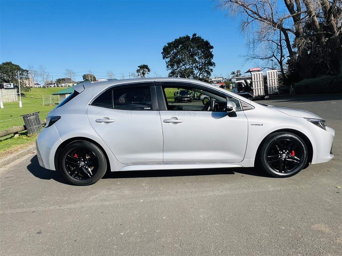2018 Toyota Corolla HYBRID SPORT CRUISE CONTROL Hatchback Automatic, 5 seats, Silver, Hybrid, 1,800 cc, 33,961 km