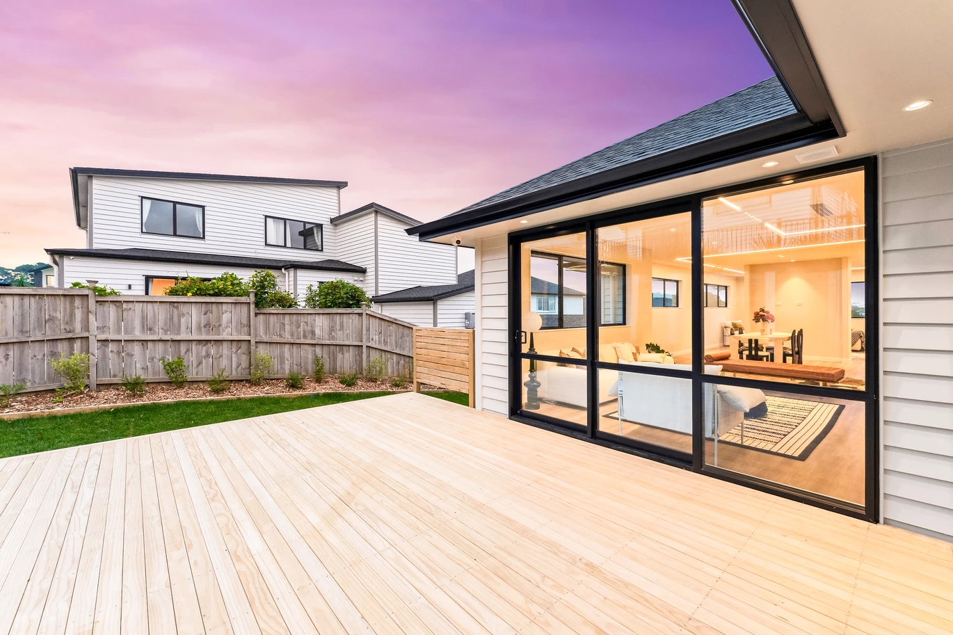 786m2 section, 2 kitchens, 355m2 Brandnew 7 beds (1 ensuite) 4 baths house with double garage and 3 beds granny, move-in ready, Central air conditioning system upstairs, Separate heat pump downstairs, Underfloor heating in all bathrooms, 10 Saw Lane Swanson, Auckland