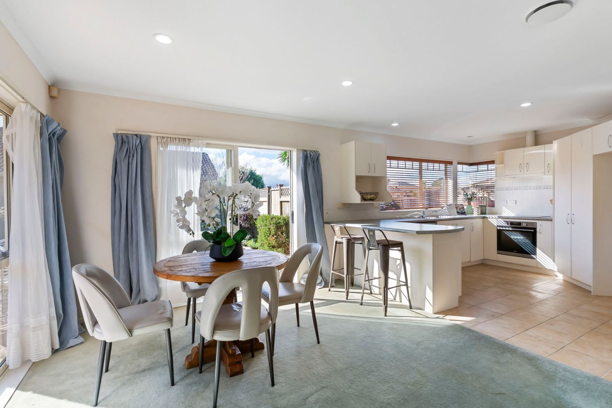 Selling to Settle in Australia, 514m2 section, Brick and tile 3 beds 1 bath house with double garage, 13 Montilla Place, Manurewa, Auckland