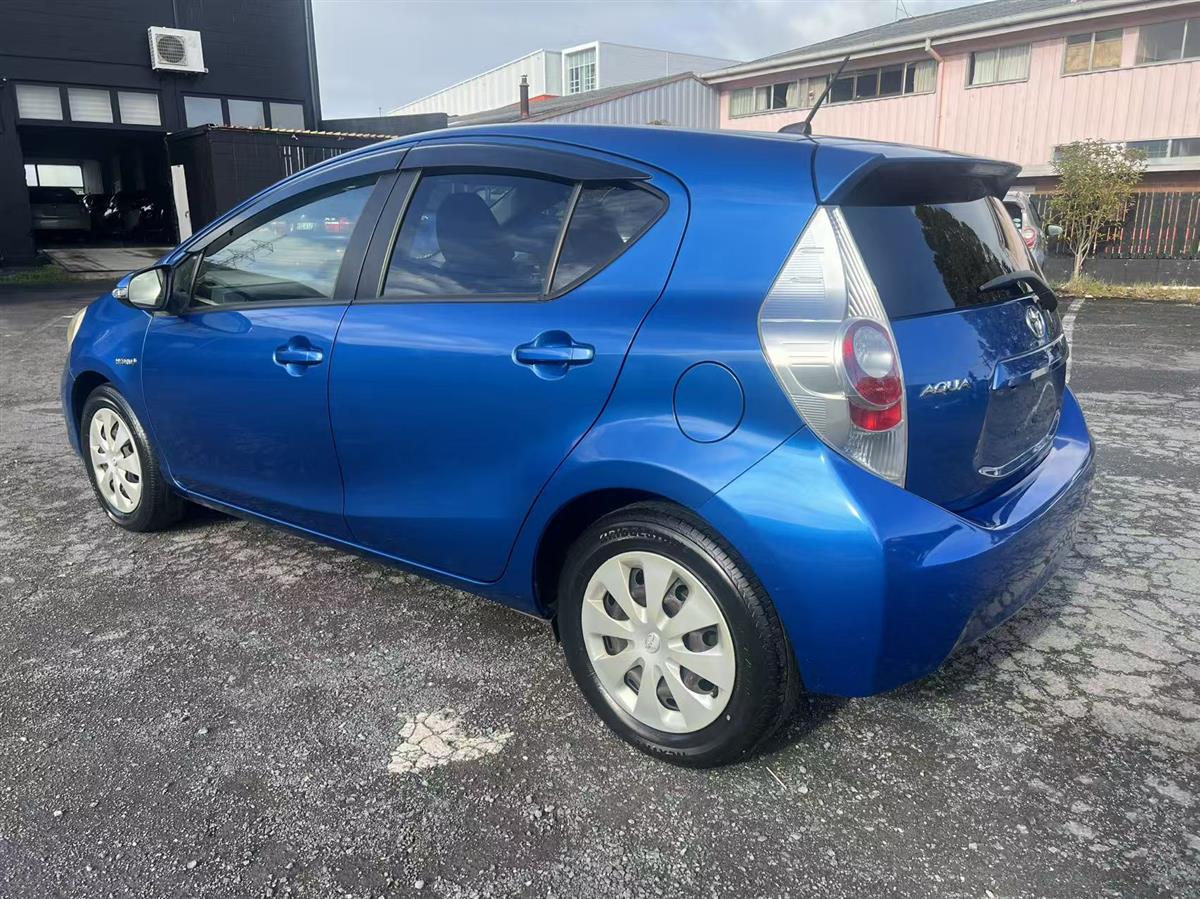 2012 Toyota Aqua G Hatchback Automatic, 5 seats, Hybrid, 1,496 cc, 128,356 km