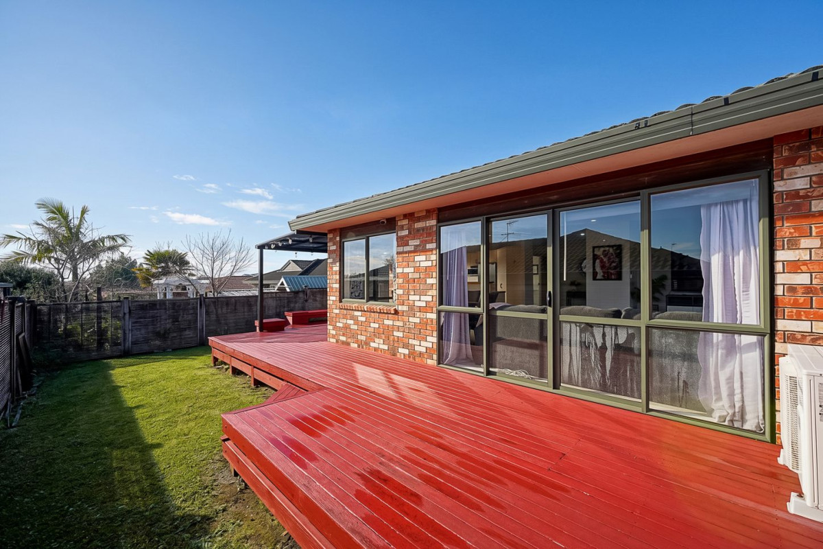 444m2 section, 150m2 Brick and tile 3 beds 2 baths house with double garage, 32 Munroe Road, Ranui, Auckland