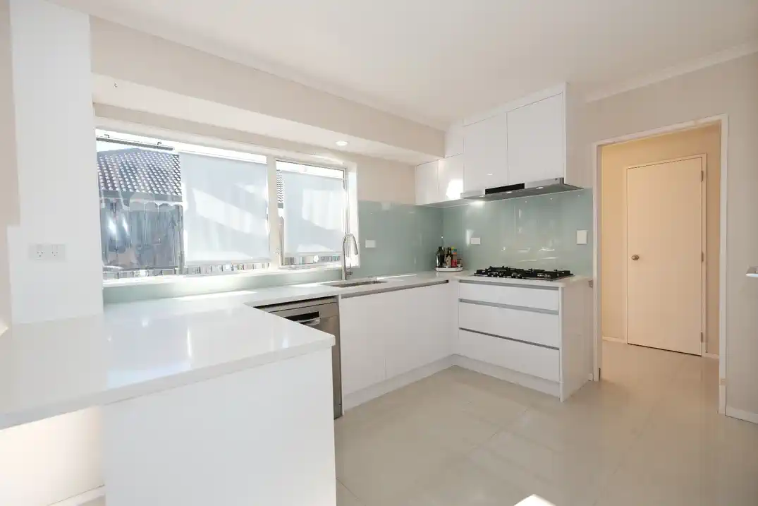 For rent, 3 beds 2 baths house with double garage, Available from 9th July, 2/6 Keenagh Rise, Dannemora, Auckland