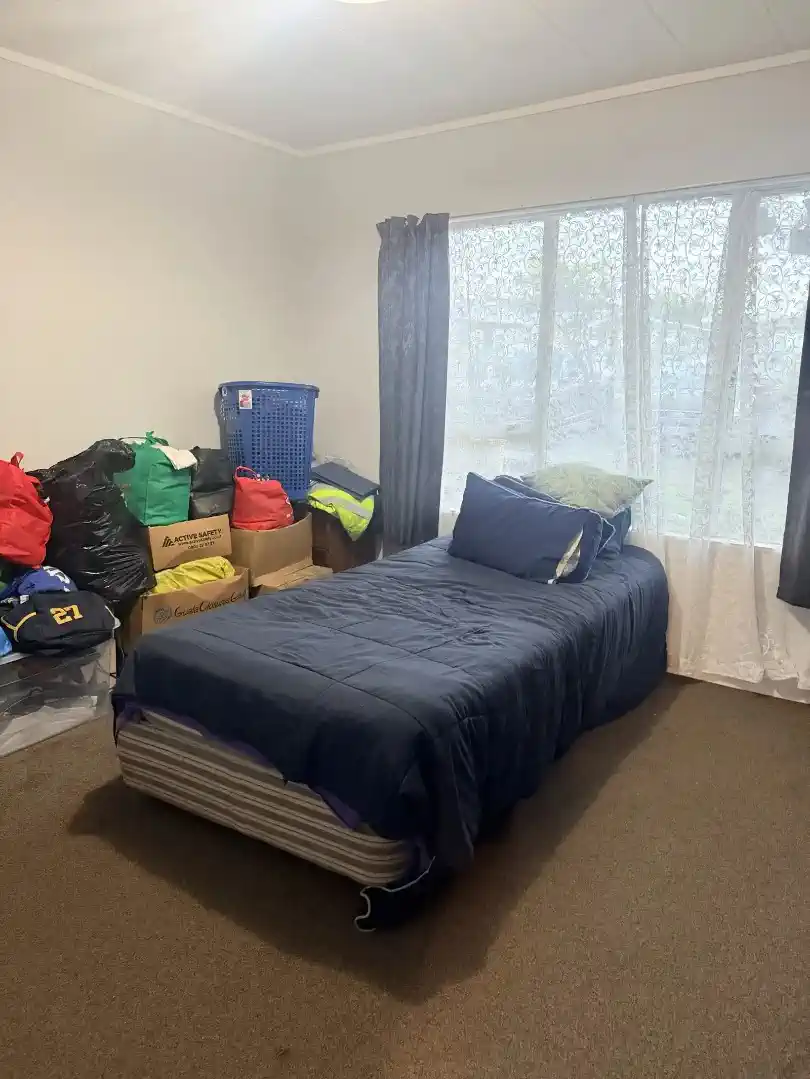 For rent, 2 beds 1 bath ground floor unit with carport, Available Now. 3/67a Princes Street, Otahuhu, Auckland