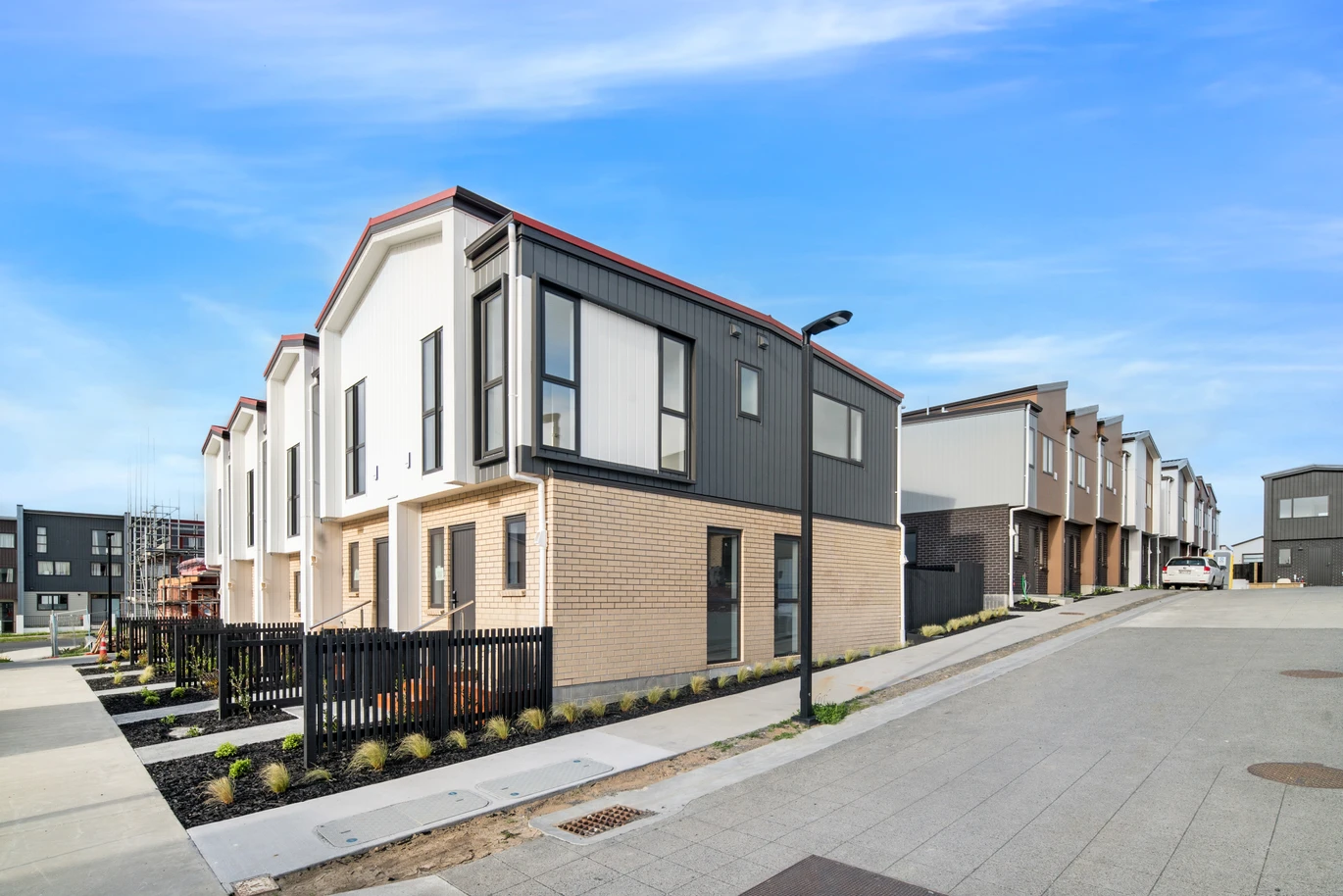 Freehold 3 beds 1.5 baths townhouse, 16 Papatahi Lane Flat Bush, Auckland