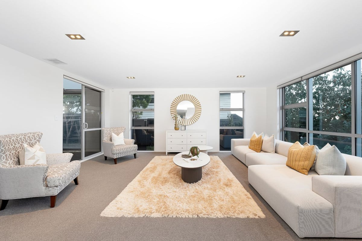 621m2 section, 2 kitchens, 334m2 5 beds ( 2 ensuites, Two additional semi-ensuite) 4 baths house with double garage, 2 ensuites ground floor, 9 Platinum Rise, Ranui, Auckland