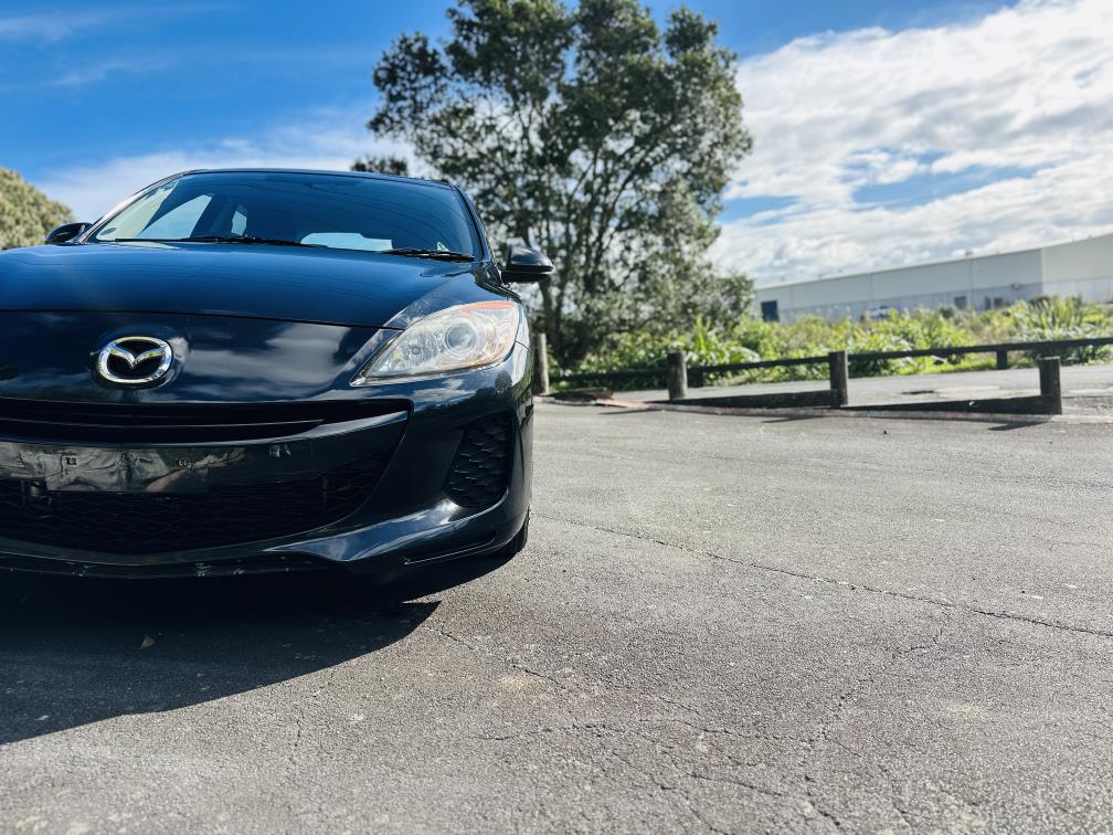 2012 Mazda Axela SPORTS !! STUNNING ALLOYS !! Hatchback Tiptronic, 5 seats, Black, New Import, Petrol, 1,500 cc, 88,776 km,