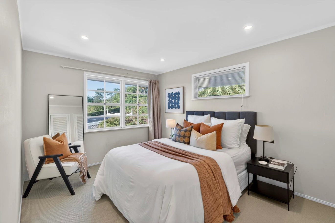 981m2 section, 404m2 character 5 beds 3 baths grand residence with triple garage, swimming pool, Beautifully landscaped gardens, 9 Worcester Road Meadowbank, Auckland
