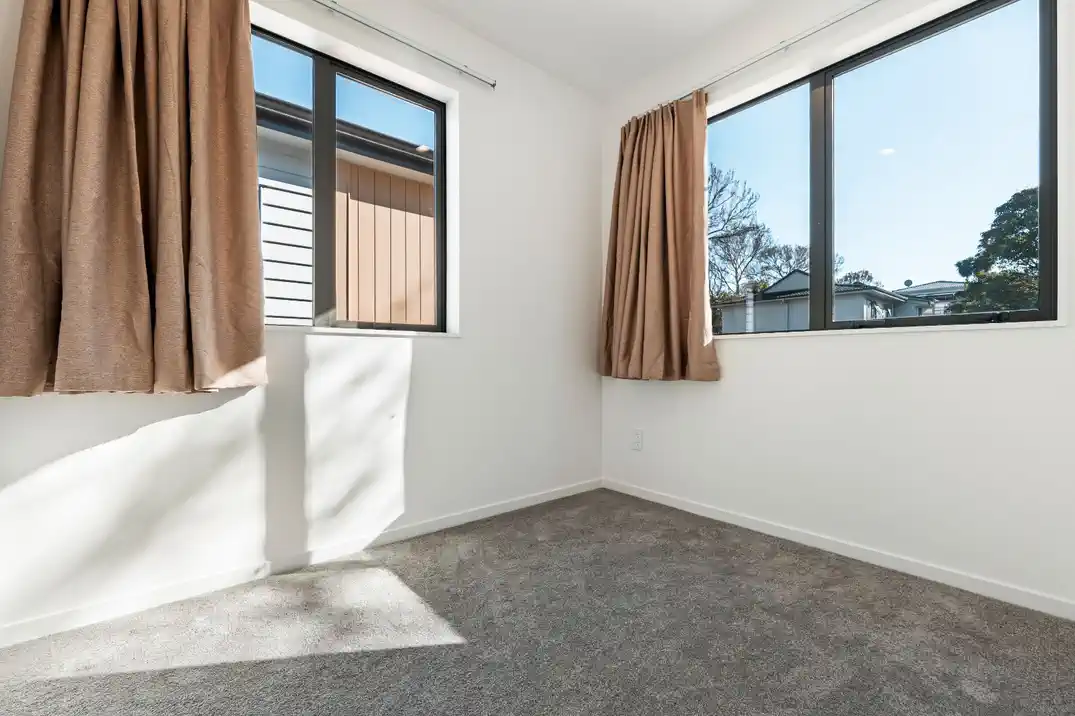 For rent, No pets, no smokers., 5 beds 3 baths house with garage, Available from 27th July, 1C Flamingo Court, Goodwood Heights, Auckland
