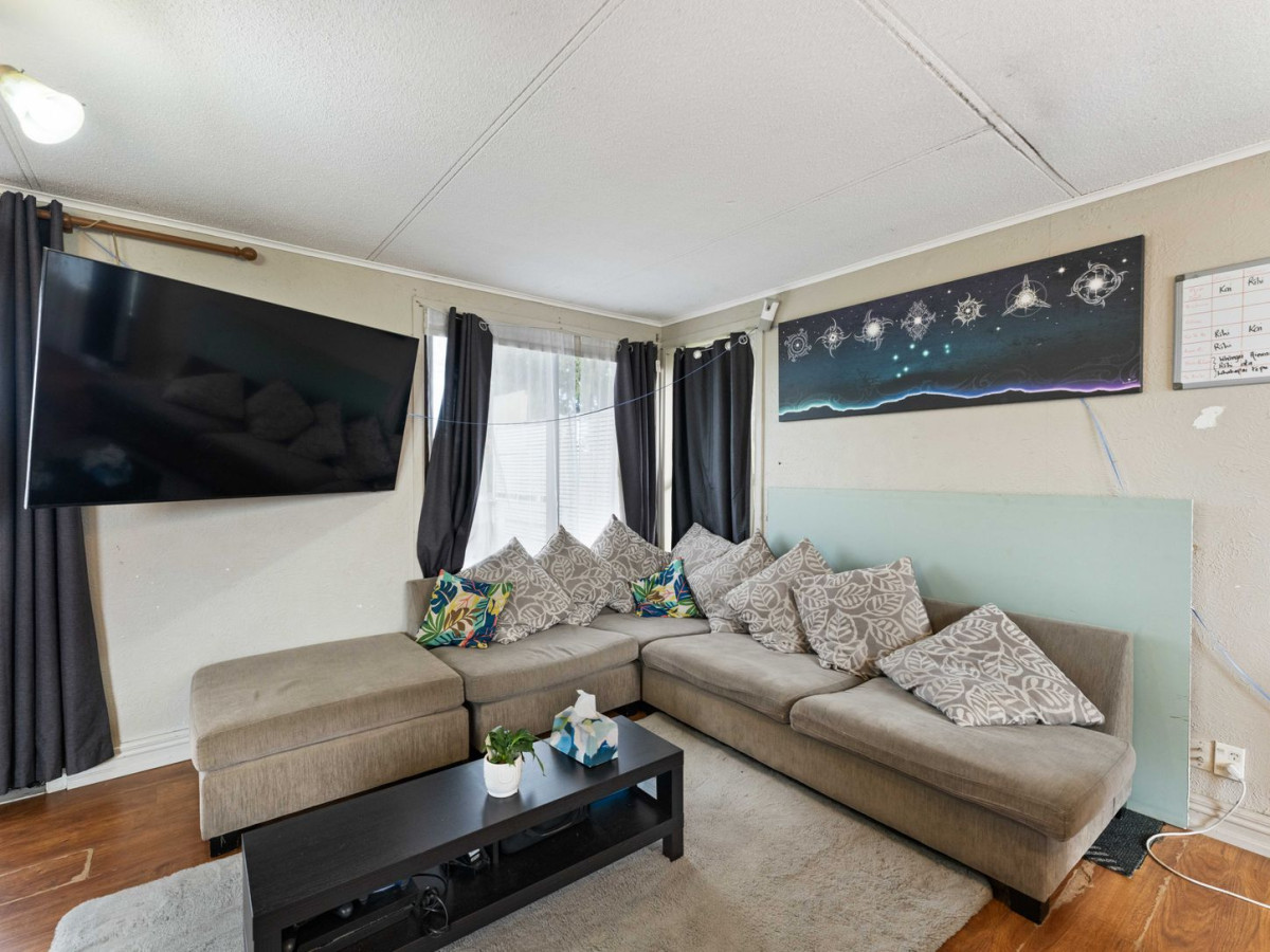 847m2 section, 3 beds 1 bath house with standalone garage, the owners have simply outgrown the home with a large and growing family, 39 Blake Road, Mangere East, Auckland
