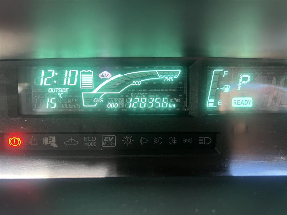 2012 Toyota Aqua G Hatchback Automatic, 5 seats, Hybrid, 1,496 cc, 128,356 km